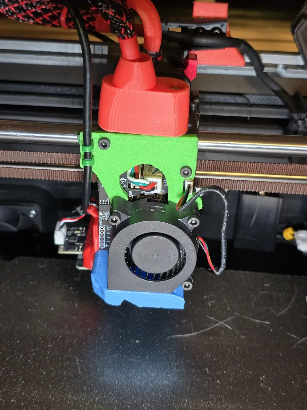 3D printer extruder, blower fan and hotend on the gantry