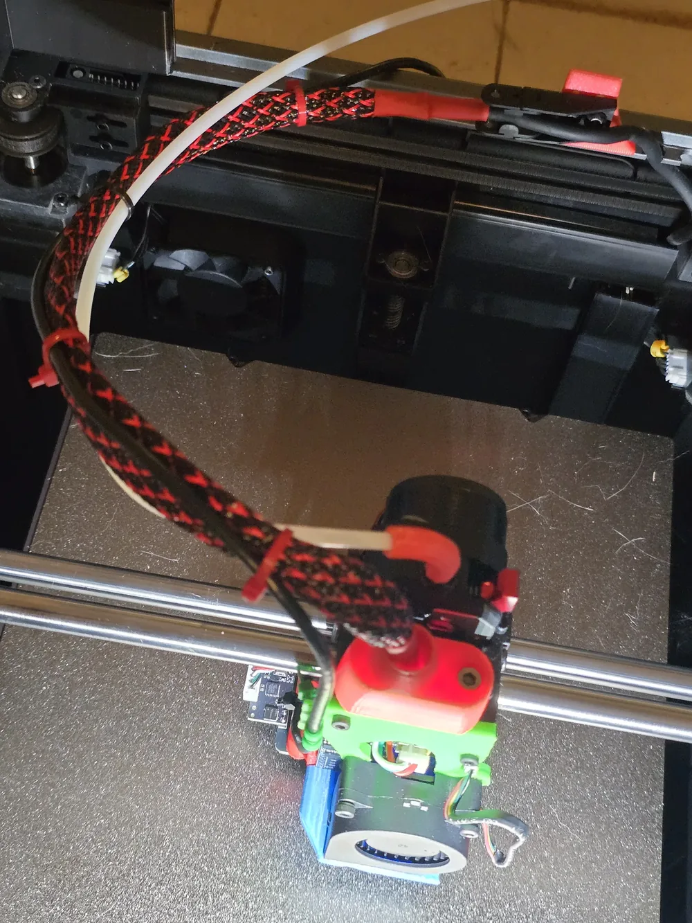3D printer extruder, blower fan and hotend on the gantry