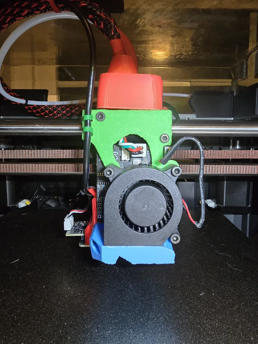 3D printer extruder, blower fan and hotend on the gantry