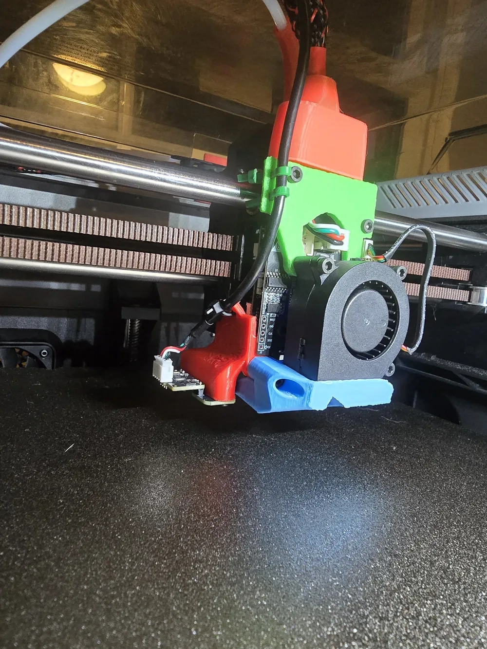 3D printer extruder, blower fan and hotend on the gantry