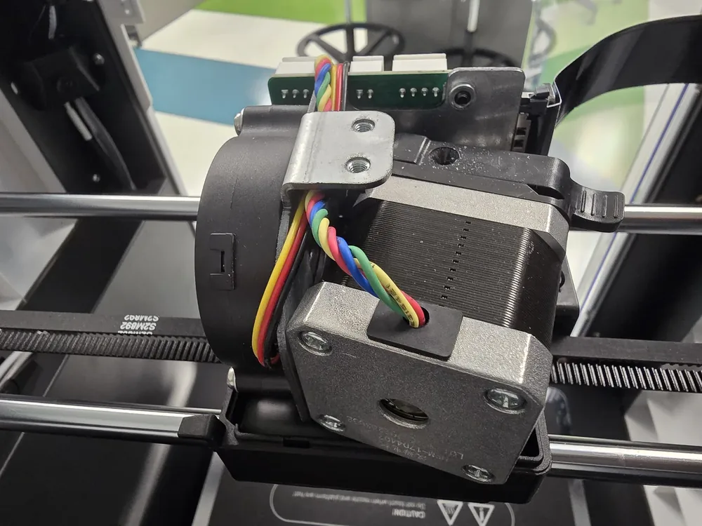 3D printer hotend and heatsink removed during repair